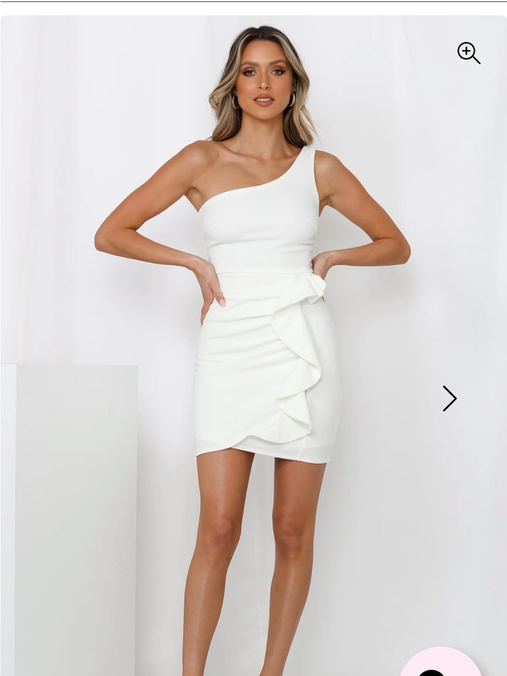 Hello Molly “Backstage Passes” (Medium)
One shoulder mini dress